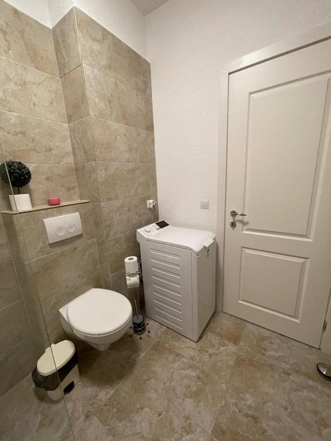 Central House Villa Oradea Luaran gambar
